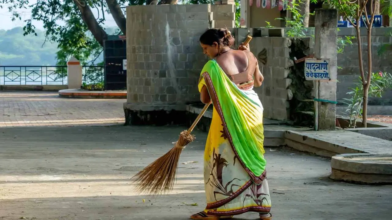 Eligibility for 5th and 7th Grade Sweeper and Library Attendant Jobs at Nellore Nursing Colleges