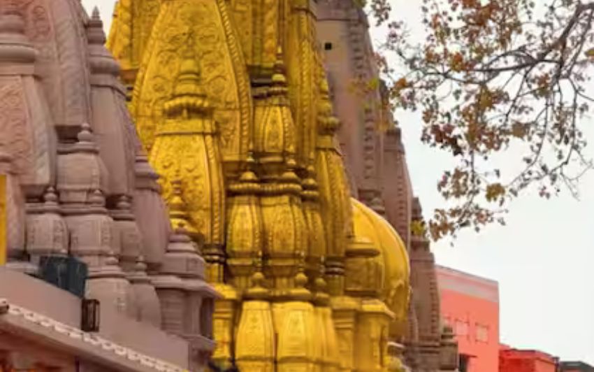 సావన్ మొదటి రోజు: కాశీ, హరిద్వార్ ఆలయాలకు భక్తుల పోటెత్తు