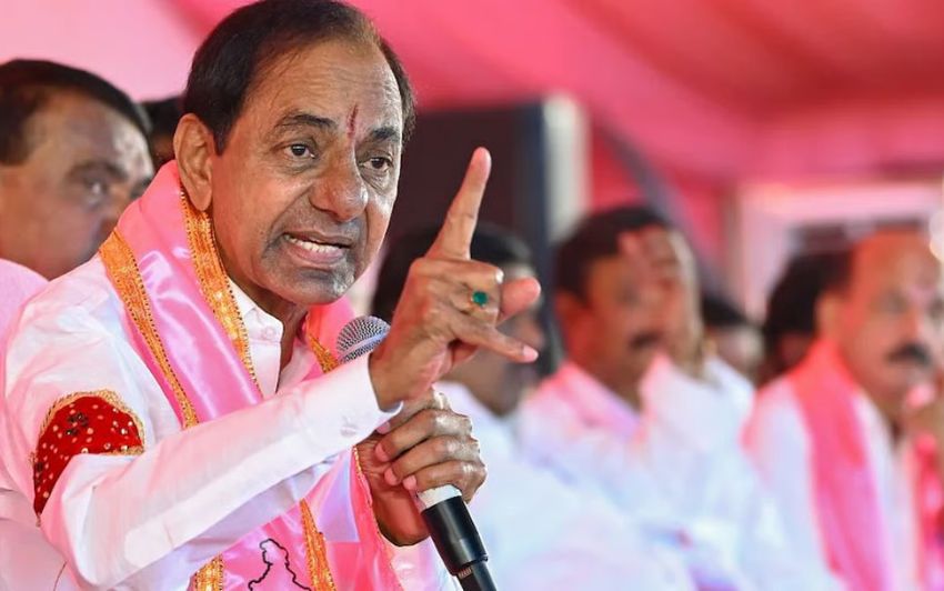 తెలంగాణ మాజీ సీఎం కేసీఆర్ ఆసుపత్రిలో చేరిక