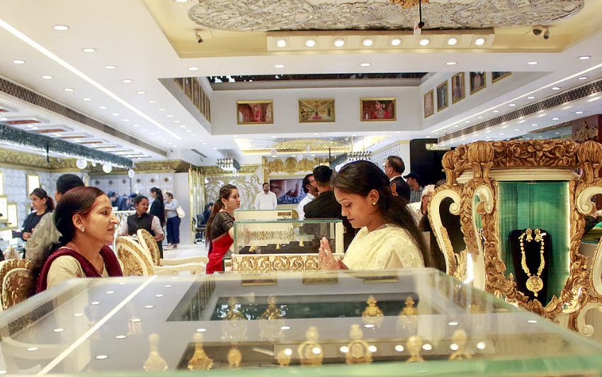 పసిడి ధరలో భారీ పెరుగుదల: ఒక్కరోజే రూ.2,700