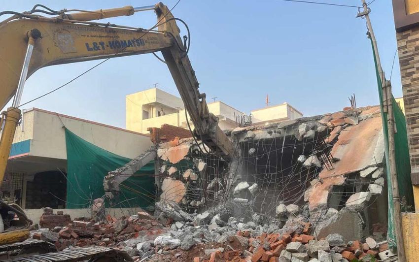 HYDRA Action: Madapur Sunnam Cheruvu Cleared of Encroachments