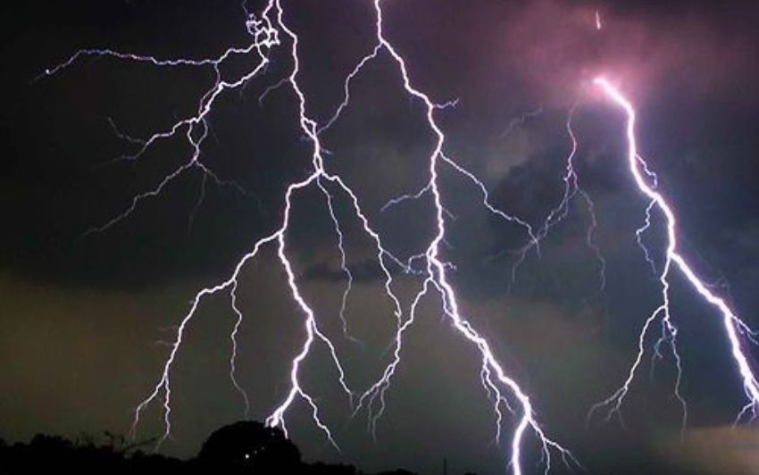 IMD Forecasts Heavy Rain and Thunderstorms; Orange Alert in Several States