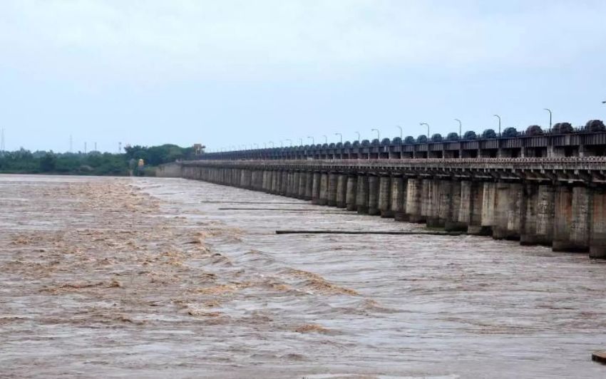 Krishna & Godavari Rivers in Full Flow – 15 Lakh Cusecs of Water Rushes into the Sea