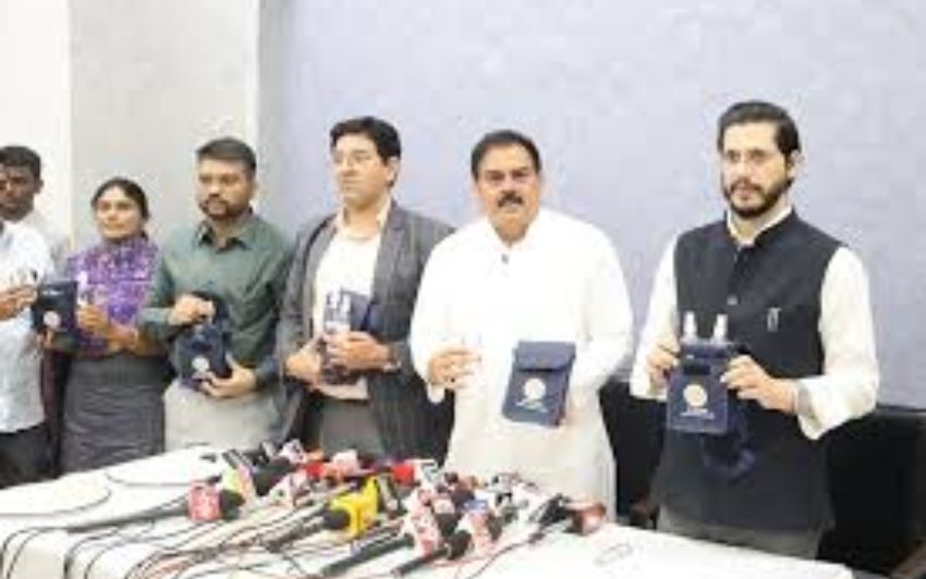 ఏపీలో రేషన్ బియ్యం అక్రమ రవాణా అడ్డుపెట్టిన నాదెండ్ల మనోహర్