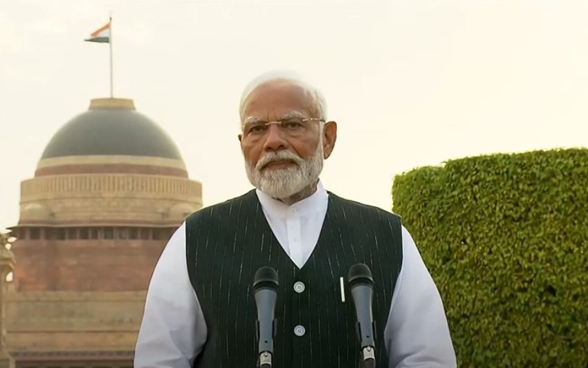 ప్రధాని మోదీ శుక్రవారం జమ్మూ కాశ్మీర్ పర్యటనకు ముందుగా బలమైన బహుళ స్థాయి భద్రత ఏర్పాటు జరిగింది