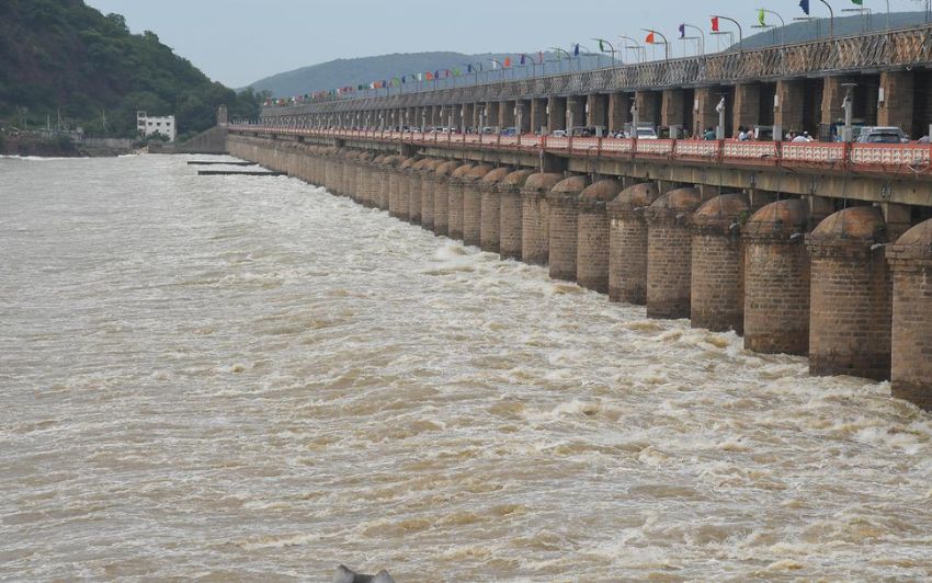Prakasam Barrage: Heavy Flood Inflow in Vijayawada – Officials on High Alert!