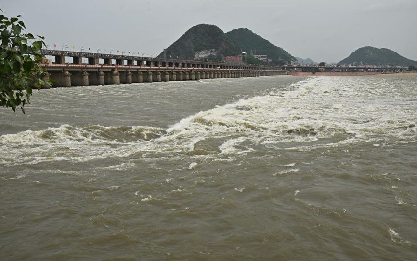 Prakasam Barrage Sees Massive Inflow | Over 4 Lakh Cusecs Released into Sea