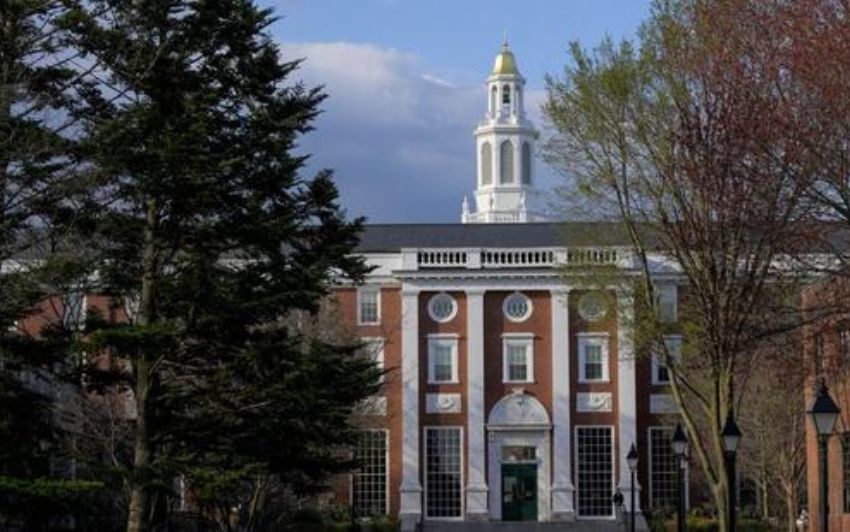 US Court Blocks Trump Administration’s Order on Harvard Foreign Students
